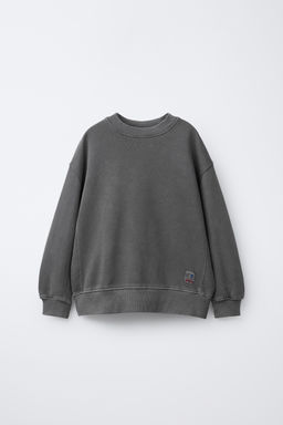 GARMENT DYE LABEL SWEATSHIRT