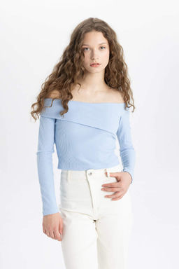 Приталенная футболка с открытыми плечами в рубчик и длинными рукавами