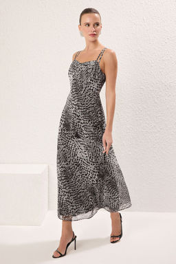 TRENDYOLMILLA Cok Renkli Desenli A-Kesim Ask?l? Midi Astarl? Dokuma Elbise TWOSS23EL00989