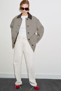 CHAQUETA PATA DE GALLO ACABADOS EFECTO PIEL / Negro / Crudo - Zara фото 6