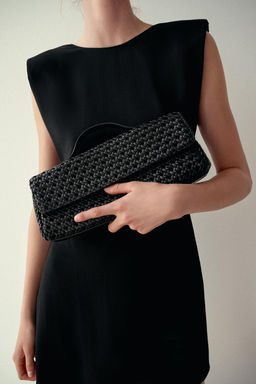 BOLSO SOBRE TRENZADO / Negro
