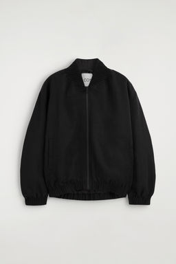 CAZADORA BOMBER DE NAILON CON DETALLES FRUNCIDOS