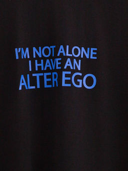 CONTE Удлиненная oversize-футболка из хлопка с рисунком Alter ego LD 2702 black-alter ego