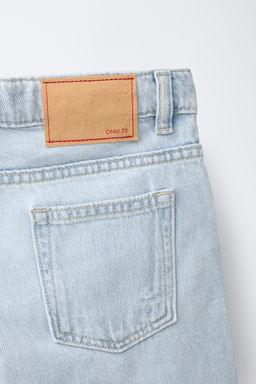 BERMUDA DENIM STRAIGHT ROTOS / Azul claro