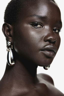 Pendientes statement delante/detras