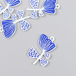 Цена за 4 шт. Декор для творчества металл, эмаль Бело-синий цветок, 2.2?3 см