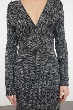 TRENDYOLMILLA Siyah Midi Triko Degrade Elbise TWOAW24EL00016  фото 4