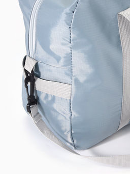 Сумка дорожная на молнии, 3 наружных кармана, держатель для чемодана, длинный ремень, голубая