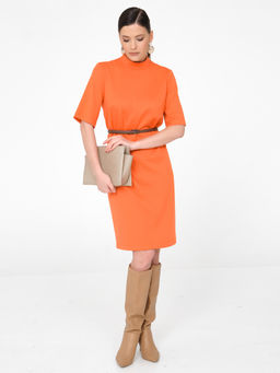 Платье прямого силуэта