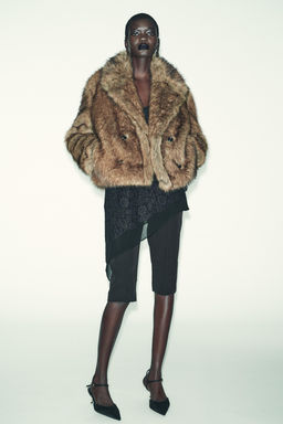 SHORT FAUX FUR COAT
