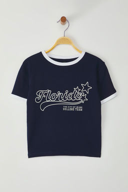 TRENDYOLMILLA Lacivert Renk Bloklu Slogan Bask?l? Crop Fitted/Vucuda Oturan Orme T-Shirt TWOSS25TS00035 фото 5