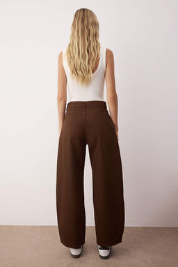 Kahverengi Barrel Kal?p %100 Pamuk Gabardin Pantolon TWOAW26PL00084
