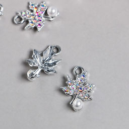 Цена за 6 шт. Декор для творчества металл, стразы Кленовый листик с бусиной серебро 1,3х1,8 см