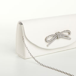 Сумка-клатч женская вечерняя на магните, на длинной цепочке, с декоративным бантом, белая