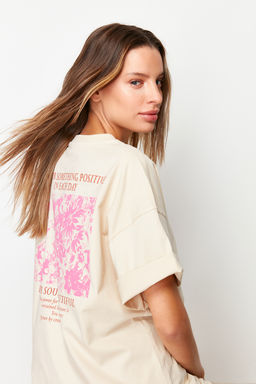 Premium Tas %100 Kal?n Pamuklu On ve Arka Bask?l? Oversize/Genis Kal?p Orme T-Shirt TWOSS23TS00269