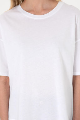 Kad_n Beyaz Oversize Bisiklet Yaka Ti__rt