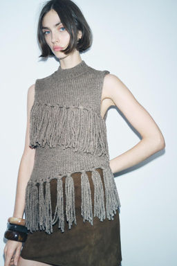 FRINGED KNIT TOP