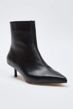 Siyah Sivri Burun Bilekte Kitten Ince Topuklu Kad?n Bot TAKAW26BO00045