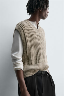 BOX FIT KNIT VEST