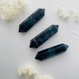 Кристалл двухконечный из Флюорита