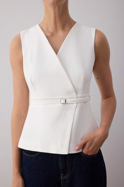 Beyaz Fitted Kemerli Anvelop Kapamal? Yelek TWOAW26YE00029