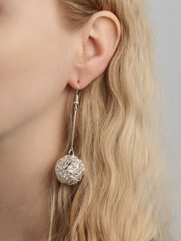 Серьги висячие Шарик переплетение, цвет серебро, 6.5 см