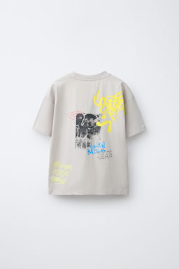 CAMISETA ESTAMPADO GRAFFITI / Gris perla