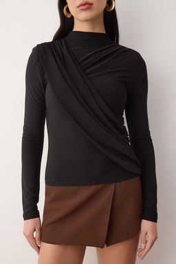 Siyah Duz Dik Yaka Uzun Orme Sandy Party Bluz TPRAW26BZ00020