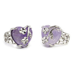 Кольцо с камнем из Аметиста дарует любовь и нежность в отношениях