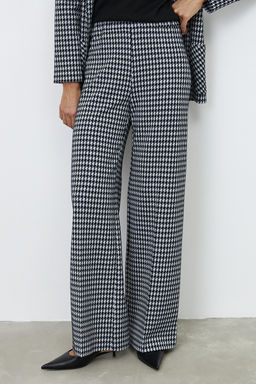 71304у Брюки и жакет