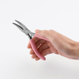 Тонкогубцы изогнутые, для рукоделия, 13×6.5 см, цвет серебряный/розовый