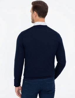 Базовый трикотажный свитер узкого кроя темно-синего цвета с v-образным вырезом - Cacharel фото 4