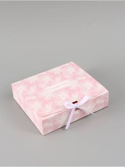 Цена за 2 шт. Коробка подарочная самосборная «Только тебе», 20×18×5 см, с лентой