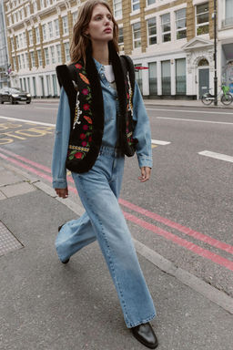 EMBROIDERED FAUX FUR GILET WITH CONTRASTING DETAILS