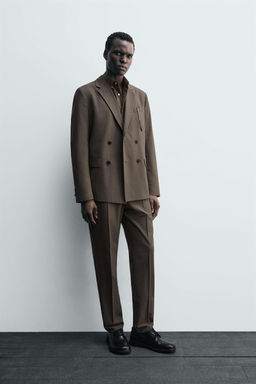 DOUBLE-BREASTED SUIT BLAZER