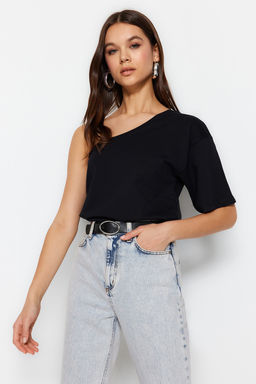 TRENDYOLMILLA Siyah Asimetrik Yaka %100 Pamuk Tek Kol Regular/Normal Kal?p Basic Orme T-Shirt TWOSS23TS00379 фото 2