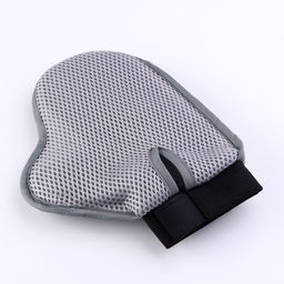 Рукавица - расческа с металлическими зубьями, серая - Пижон фото 3