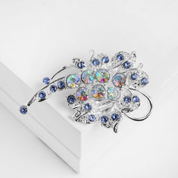 Брошь «Роса» на ветке, цвет голубой в серебре