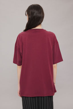 Bordo %100 Kal?n Pamuklu Oversize/Genis Pach Nak?sl? Orme T-Shirt TWOSS25TS00069