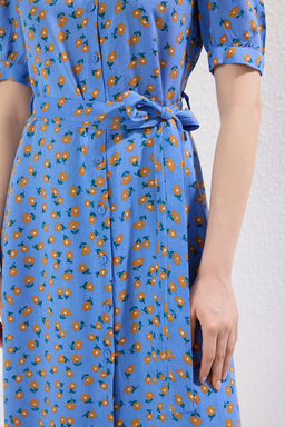 Mavi Cicek Desenli Kusakl? Midi Dokuma Viskon Gomlek Elbise TWOSS20EL1559