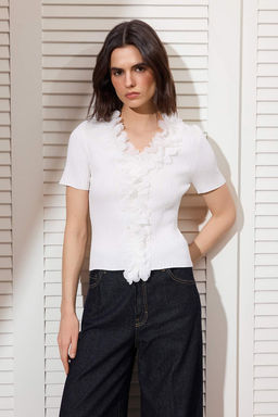Ekru Tul Cicek V Yaka Detayl? Triko Bluz TWOSS26BZ00114
