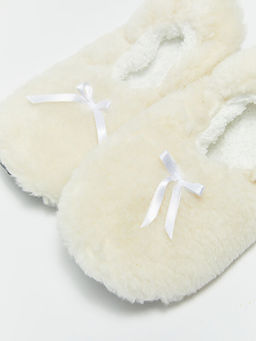 Fiyonk Detayl? Pel?? K?z ?ocuk Ev ?orab?