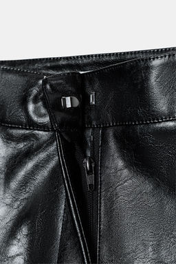 LONG FAUX LEATHER BERMUDA SHORTS