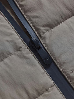 Куртка женская гибридная стёганая с капюшоном с графеновой подкладкой бежевого цвета 9622_1B