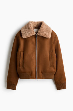 Chaqueta con cuello de borreguito