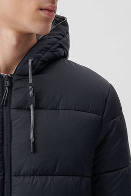 Мужской черный пуховик с капюшоном 0110266-900 23k008001e0011