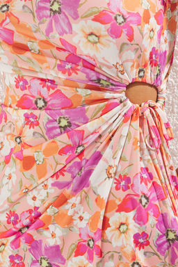 TRENDYOLMILLA Cok Renkli Cicek Desenli Vucuda Oturan Cut Out/Pencere Detayl? Orme K?sa S?k Elbise TPRSS23EL00154  фото 21