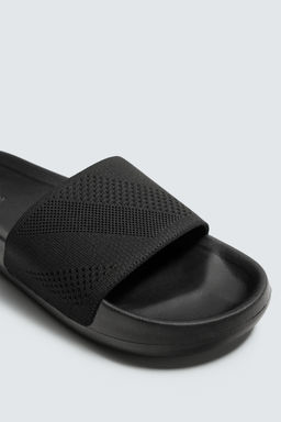 SANDALIA DE BA?O / Negro - Zara фото 6