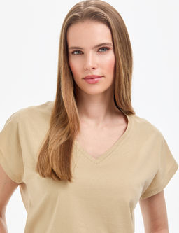 Bej Regular Fit V Yaka Basic Ti__rt
