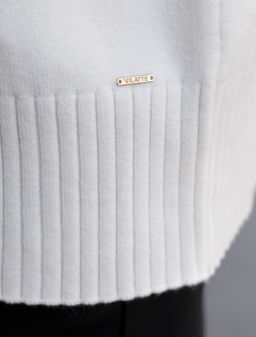 D34.204 Свитер женский натуральный белый